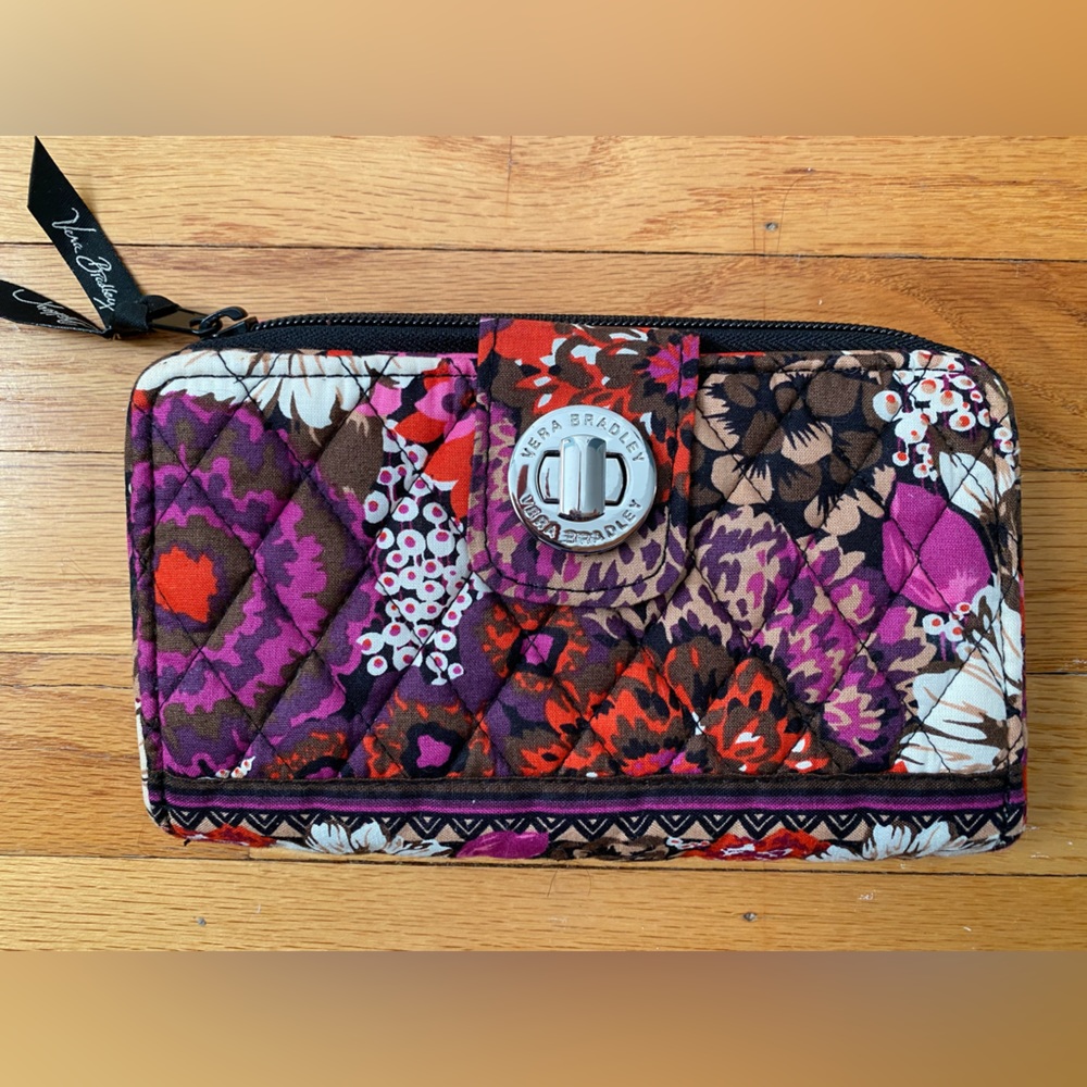 NWT Vera Bradley Turn Lock Wallet in Rosewood